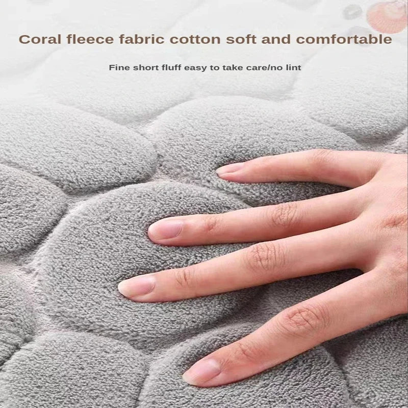 Cobblestone Embossed Bath Mat | Non-Slip & Absorbent | Machine Washable | 40×60cm
